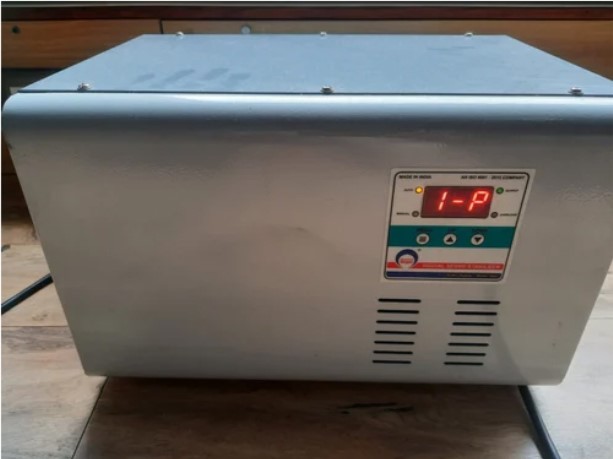 5 KVA Single Phase Servo Voltage Stabilizer – Automatic Voltage Regulator for Home & Office, Wide Input Range, High Efficiency, Overload Protection, Reliable Power Control